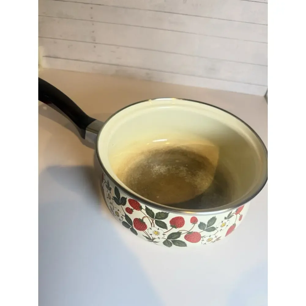 Vintage Strawberry Floral Enamel Saucepan 8” Cream Red Berries Retro Cookware